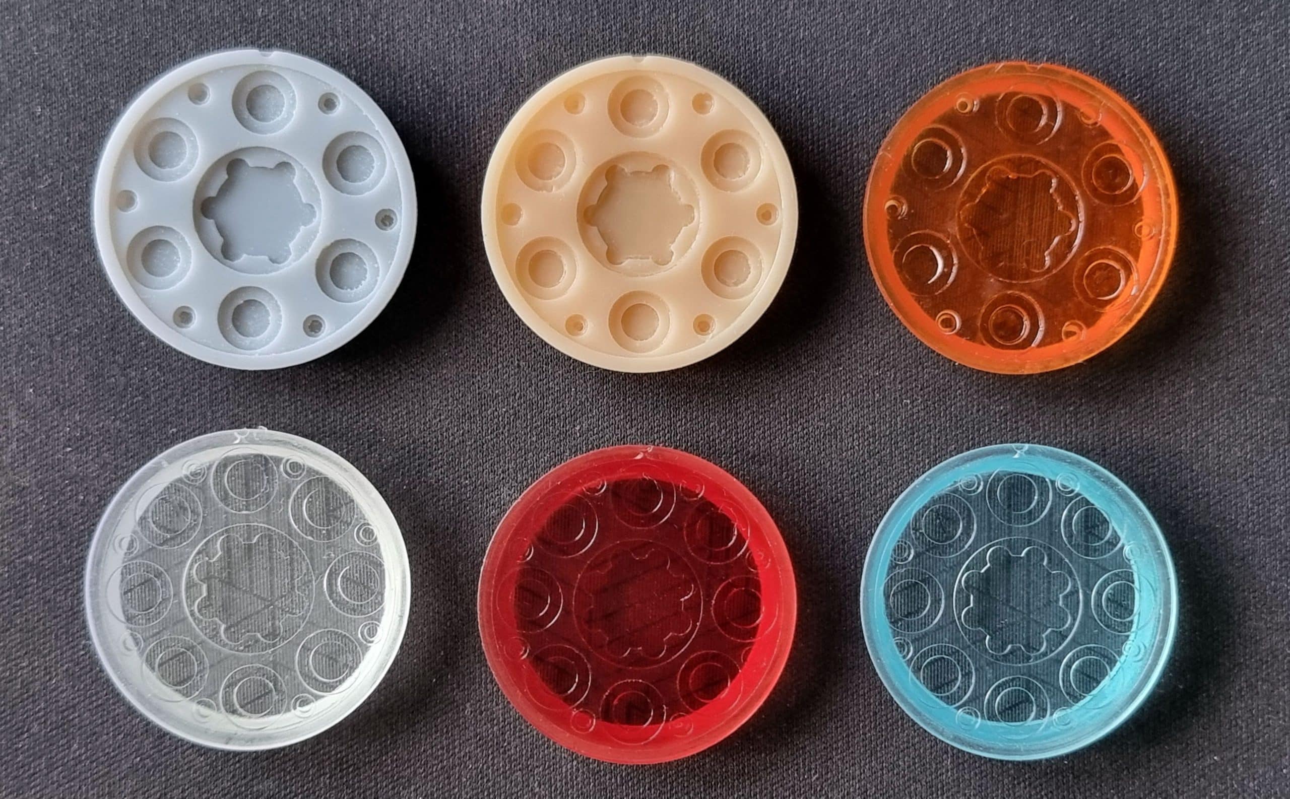 Mémoire des supports et empreinte fréquentielle : de l&rsquo;eau structurée aux résines photosensibles